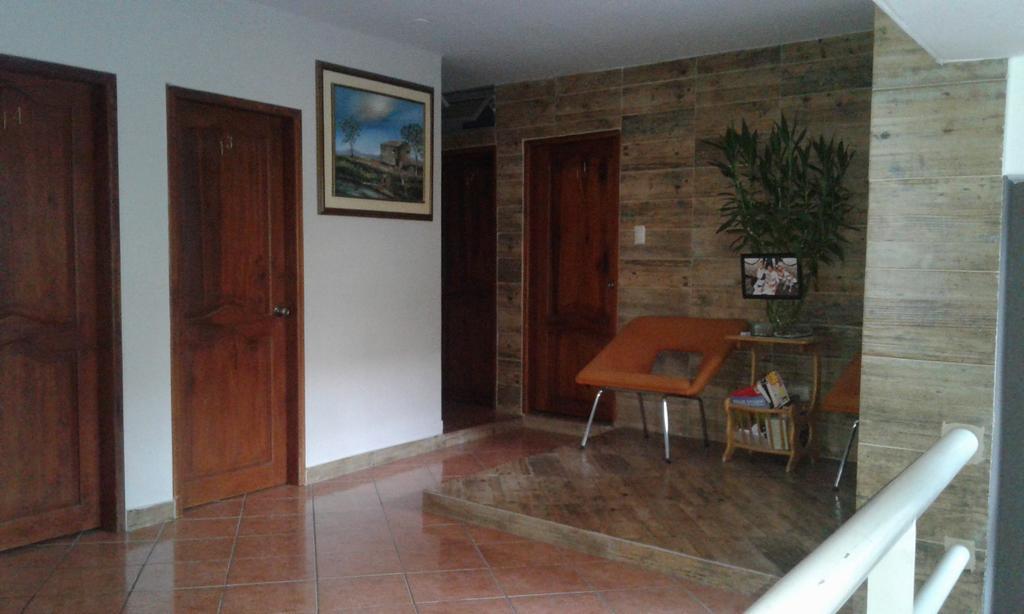 Отель Casa De Huespedes Casita Belga Гуаякиль Экстерьер фото