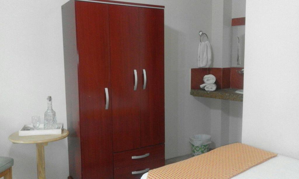 Отель Casa De Huespedes Casita Belga Гуаякиль Экстерьер фото